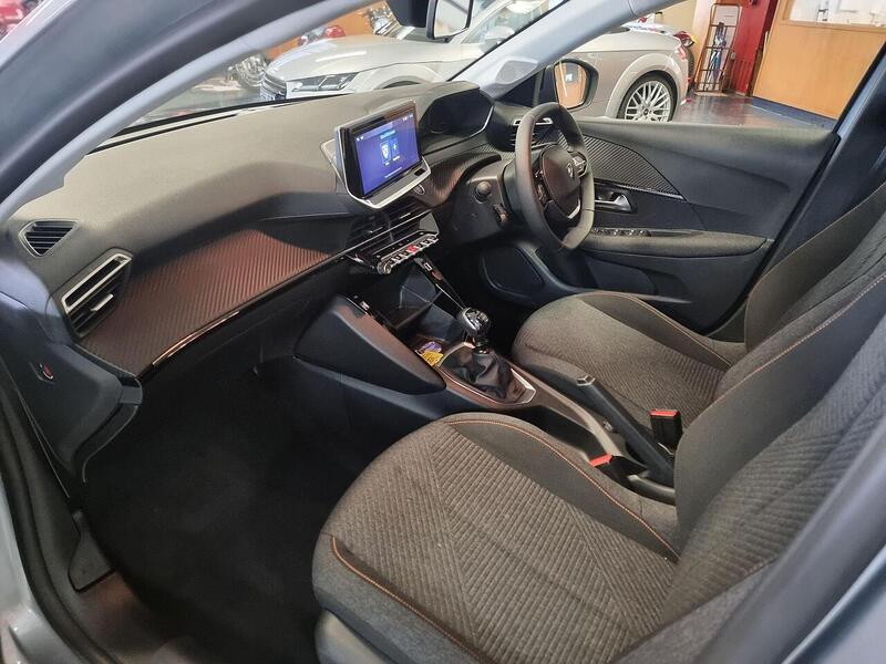 Peugeot 208 1.2 PureTech Style Hatchback 5dr Petrol Manual Euro 6 (s/s) (100 ps) - U112