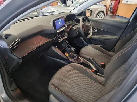 Peugeot 208 1.2 PureTech Style Hatchback 5dr Petrol Manual Euro 6 (s/s) (100 ps) - U112