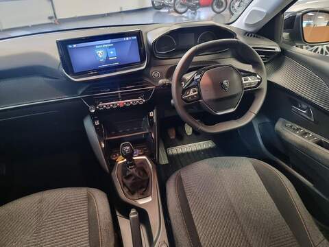 Peugeot 208 1.2 PureTech Style Hatchback 5dr Petrol Manual Euro 6 (s/s) (100 ps) - U112