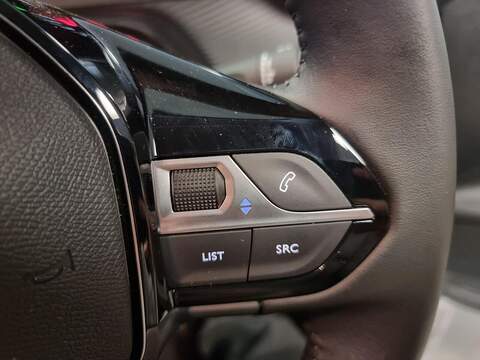 Peugeot 208 1.2 PureTech Style Hatchback 5dr Petrol Manual Euro 6 (s/s) (100 ps) - U112