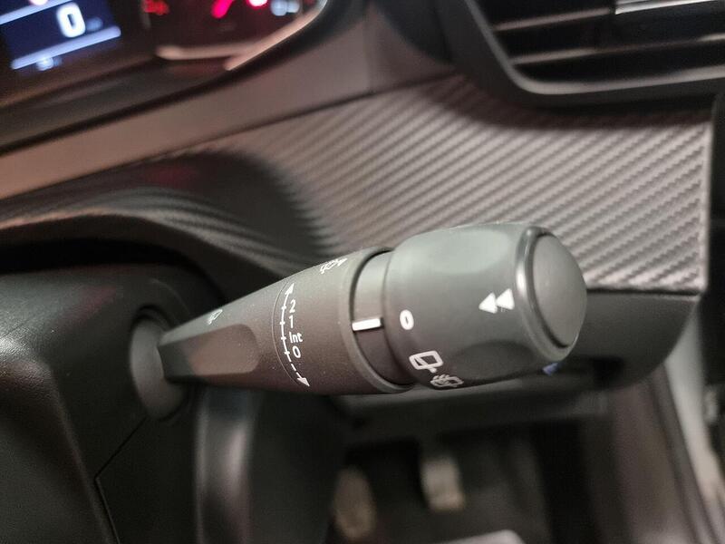 Peugeot 208 1.2 PureTech Style Hatchback 5dr Petrol Manual Euro 6 (s/s) (100 ps) - U112