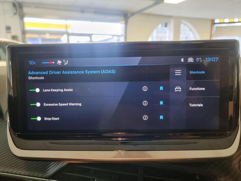 Peugeot 208 1.2 PureTech Style Hatchback 5dr Petrol Manual Euro 6 (s/s) (100 ps) - U112