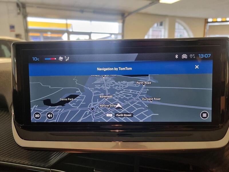 Peugeot 208 1.2 PureTech Style Hatchback 5dr Petrol Manual Euro 6 (s/s) (100 ps) - U112