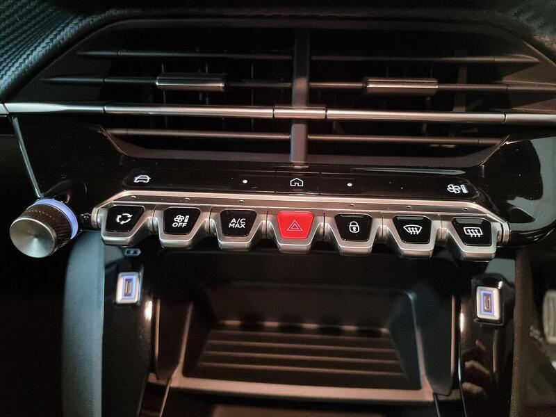 Peugeot 208 1.2 PureTech Style Hatchback 5dr Petrol Manual Euro 6 (s/s) (100 ps) - U112