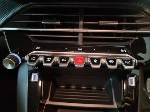 Peugeot 208 1.2 PureTech Style Hatchback 5dr Petrol Manual Euro 6 (s/s) (100 ps) - U112