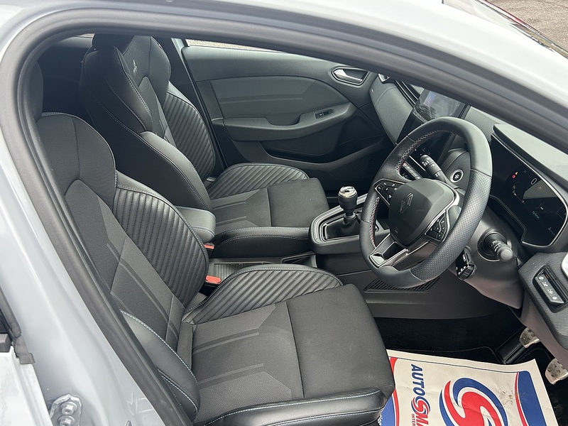 Renault Clio 1.0 TCe esprit Alpine Hatchback 5dr Petrol Manual Euro 6 (s/s) (90 ps) - U116