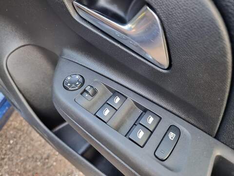 Vauxhall Corsa 1.2 Turbo SRi Euro 6 (s/s) 5dr - U123