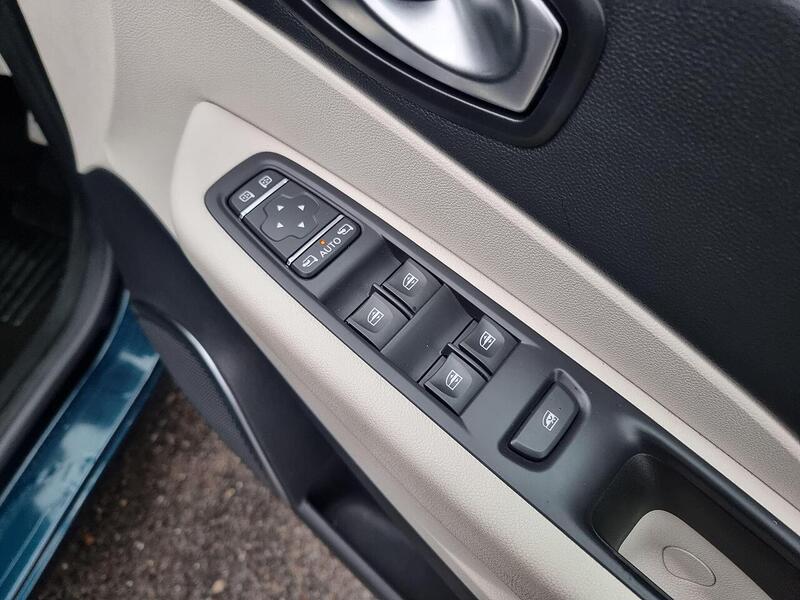 Renault Captur 0.9 TCe ENERGY GT Line Euro 6 (s/s) 5dr - U125