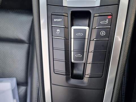 Porsche Boxster 2.7 981 Convertible 2dr Petrol PDK Euro 6 (s/s) (265 ps) - U126