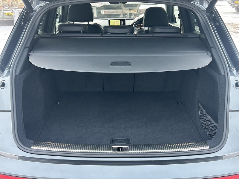 Audi Q5 2.0 TDI 40 S line SUV 5dr Diesel S Tronic quattro Euro 6 (s/s) (190 ps) - U131