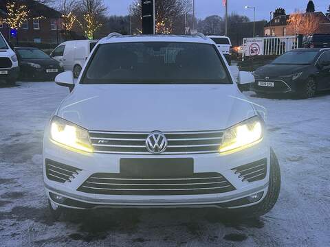 Volkswagen Touareg 3.0 TDI V6 BlueMotion Tech R-Line Plus SUV 5dr Diesel Tiptronic 4WD Euro 6 (s/s) (262 ps) - U138