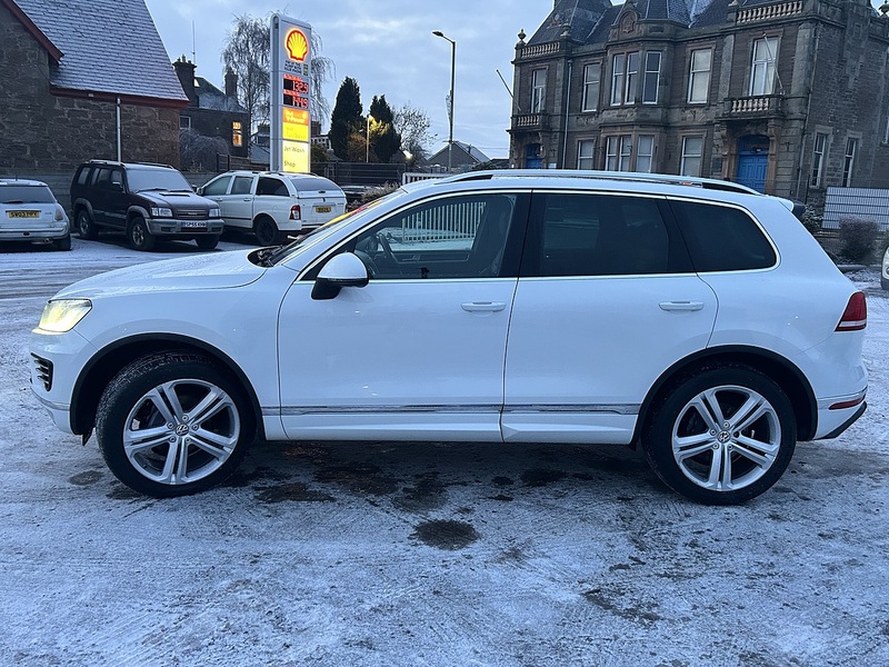 Volkswagen Touareg 3.0 TDI V6 BlueMotion Tech R-Line Plus SUV 5dr Diesel Tiptronic 4WD Euro 6 (s/s) (262 ps) - U138