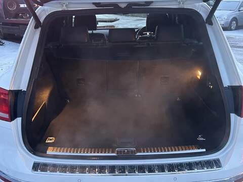 Volkswagen Touareg 3.0 TDI V6 BlueMotion Tech R-Line Plus SUV 5dr Diesel Tiptronic 4WD Euro 6 (s/s) (262 ps) - U138