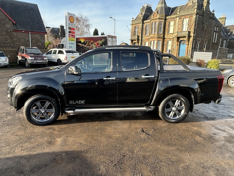 Isuzu D-Max 1.9 TD Blade Pickup Double Cab 4dr Diesel Auto 4WD Euro 6 (164 ps) - U148