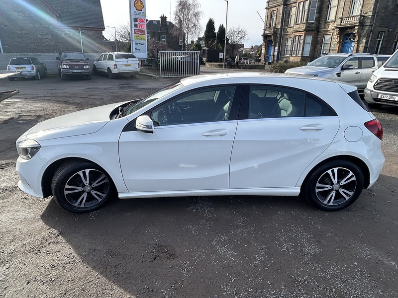 Mercedes-Benz A Class 1.5 A180d SE Hatchback 5dr Diesel Manual Euro 6 (s/s) (109 ps) - U155