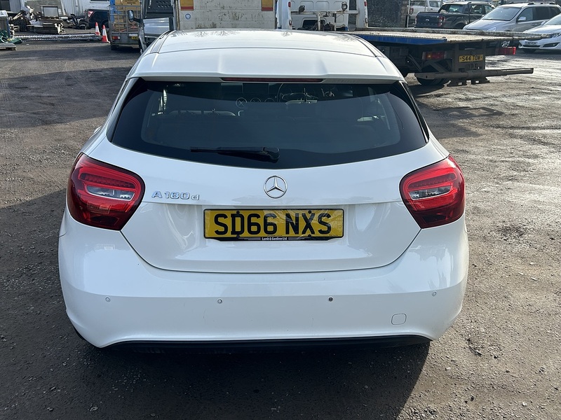 Mercedes-Benz A Class 1.5 A180d SE Hatchback 5dr Diesel Manual Euro 6 (s/s) (109 ps) - U155