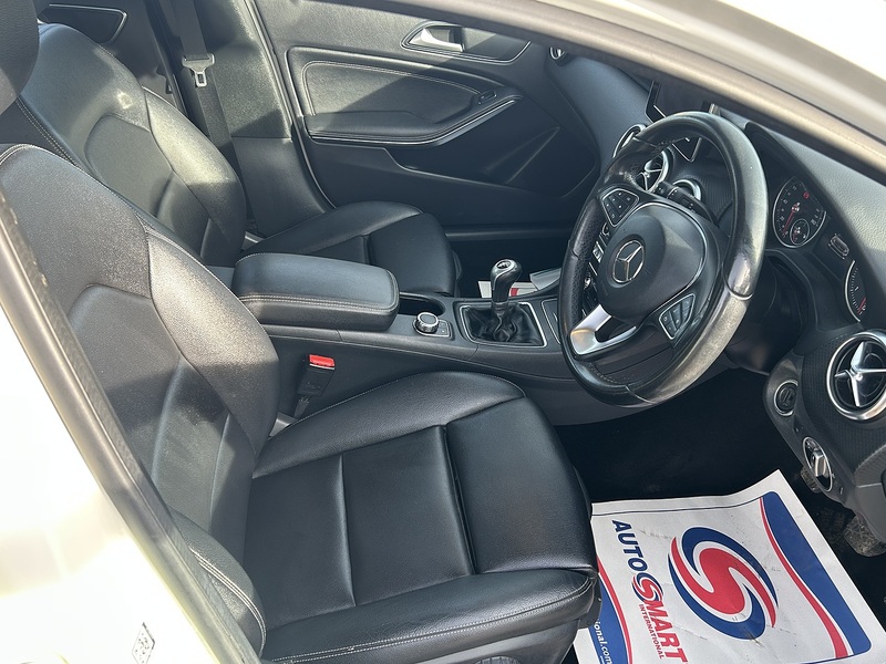 Mercedes-Benz A Class 1.5 A180d SE Hatchback 5dr Diesel Manual Euro 6 (s/s) (109 ps) - U155