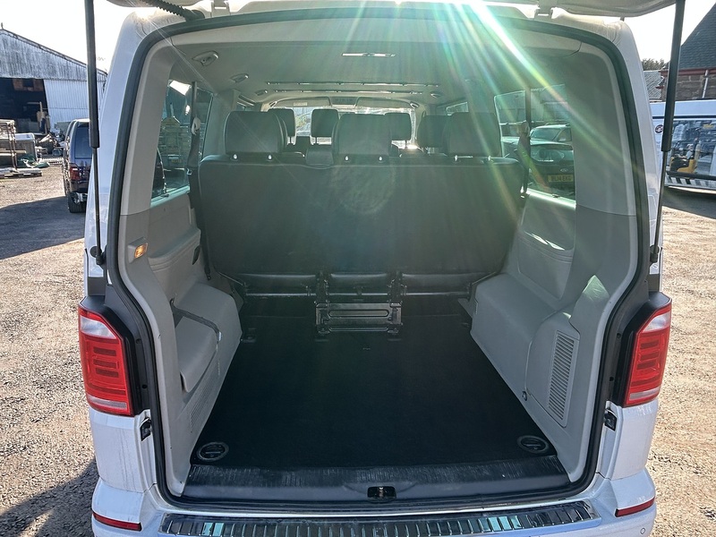 Volkswagen Transporter Shuttle 2.0 TDI BlueMotion Tech SE Minibus Double Cab 5dr Diesel Manual FWD LWB Euro 6 (s/s) (102 ps) - U156