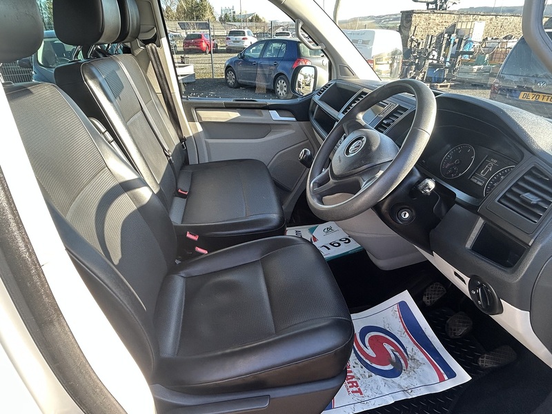 Volkswagen Transporter Shuttle 2.0 TDI BlueMotion Tech SE Minibus Double Cab 5dr Diesel Manual FWD LWB Euro 6 (s/s) (102 ps) - U156
