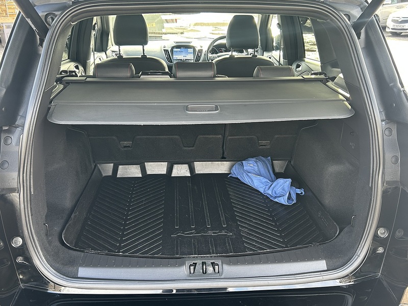 Ford Kuga 2.0 TDCi ST-Line X SUV 5dr Diesel Manual AWD Euro 6 (s/s) (180 ps) - U162