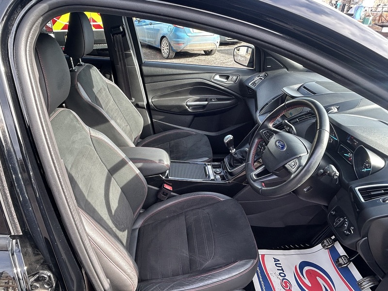 Ford Kuga 2.0 TDCi ST-Line X SUV 5dr Diesel Manual AWD Euro 6 (s/s) (180 ps) - U162