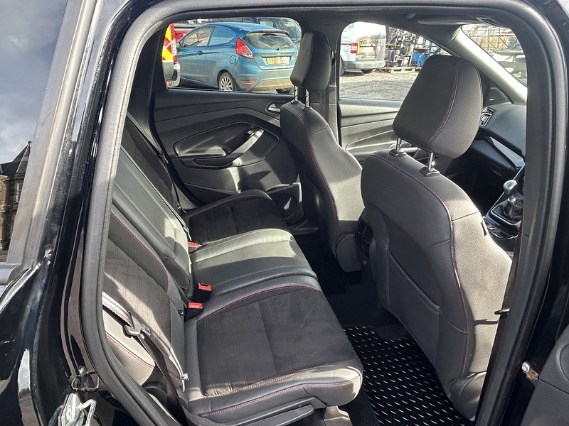 Ford Kuga 2.0 TDCi ST-Line X SUV 5dr Diesel Manual AWD Euro 6 (s/s) (180 ps) - U162