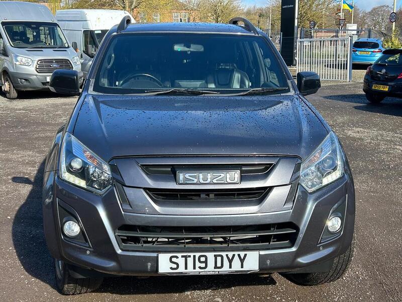 Isuzu D-Max 1.9 TD Blade Pickup Double Cab 4dr Diesel Auto 4WD Euro 6 (164 ps) - U17