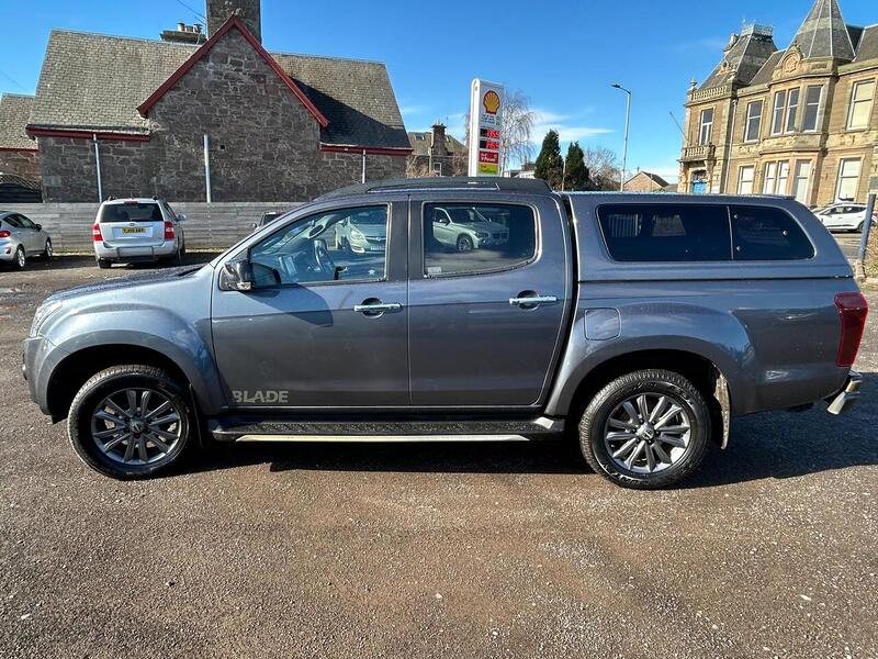 Isuzu D-Max 1.9 TD Blade Pickup Double Cab 4dr Diesel Auto 4WD Euro 6 (164 ps) - U17