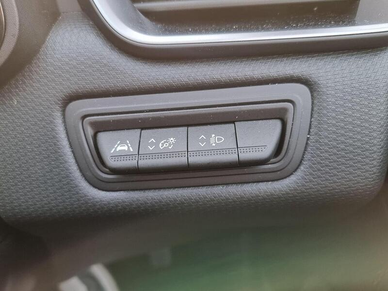 Renault Clio 1.0 TCe Iconic Edition Euro 6 (s/s) 5dr - U177