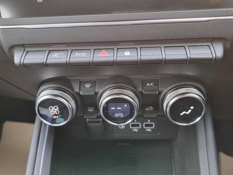 Renault Clio 1.0 TCe Iconic Edition Euro 6 (s/s) 5dr - U177