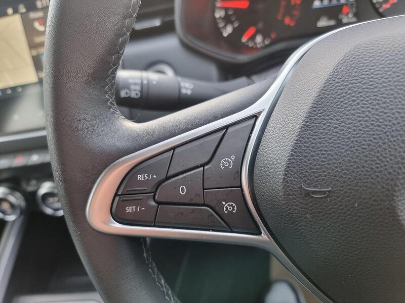 Renault Clio 1.0 TCe Iconic Edition Euro 6 (s/s) 5dr - U177