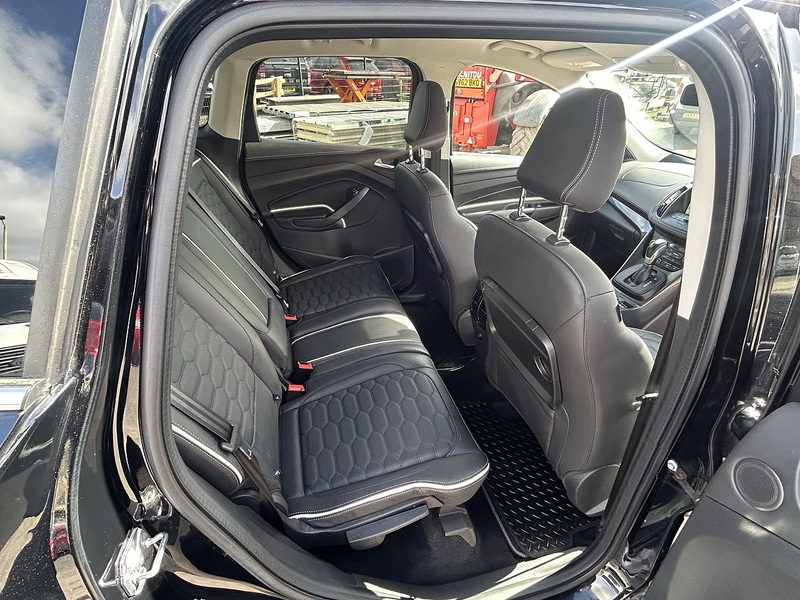 Ford Kuga 2.0 TDCi Vignale SUV 5dr Diesel Powershift AWD Euro 6 (s/s) (180 ps) - U179