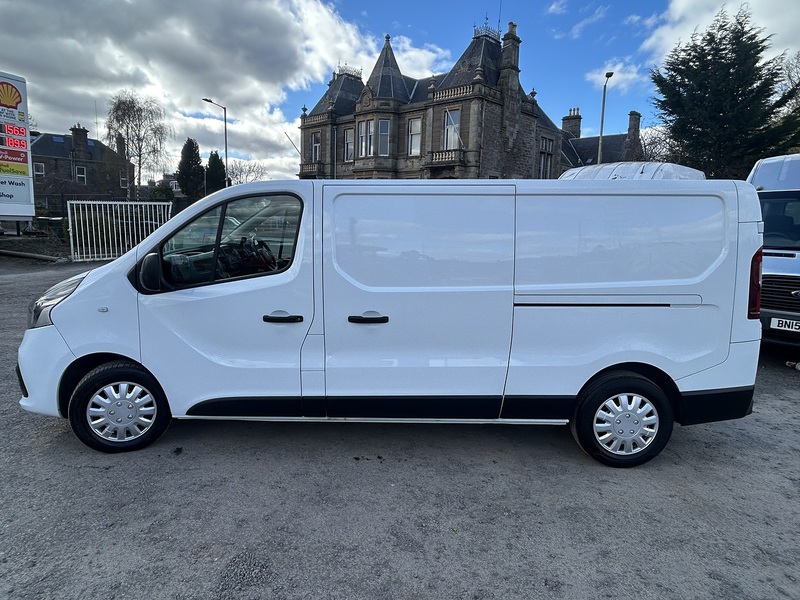 Renault Trafic 1.6 dCi 29 Business+ Panel Van 5dr Diesel Manual LWB Standard Roof Euro 6 (120 ps) - U182