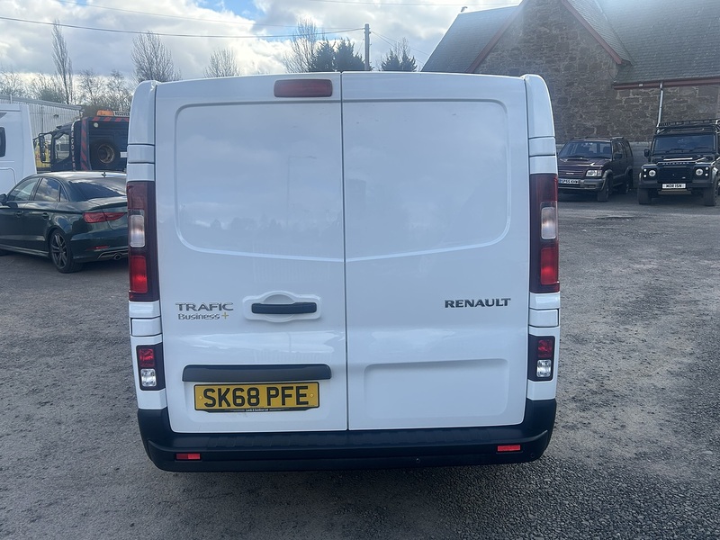 Renault Trafic 1.6 dCi 29 Business+ Panel Van 5dr Diesel Manual LWB Standard Roof Euro 6 (120 ps) - U182