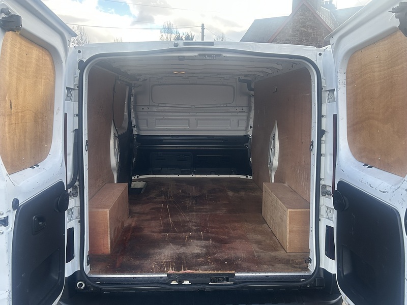 Renault Trafic 1.6 dCi 29 Business+ Panel Van 5dr Diesel Manual LWB Standard Roof Euro 6 (120 ps) - U182