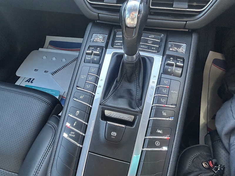 Porsche Macan 3.0T V6 S SUV 5dr Petrol PDK 4WD Euro 6 (s/s) (354 ps) - U185