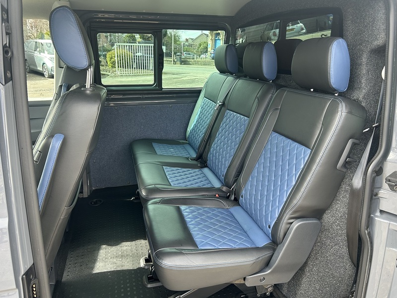 Volkswagen Transporter 2.0 BiTDI T32 Highline Kombi Double Cab 5dr Diesel DSG 4Motion LWB High Roof Euro 6 (s/s) (204 ps) - U187