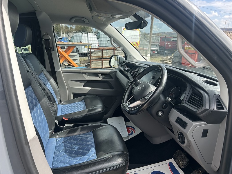 Volkswagen Transporter 2.0 BiTDI T32 Highline Kombi Double Cab 5dr Diesel DSG 4Motion LWB High Roof Euro 6 (s/s) (204 ps) - U187