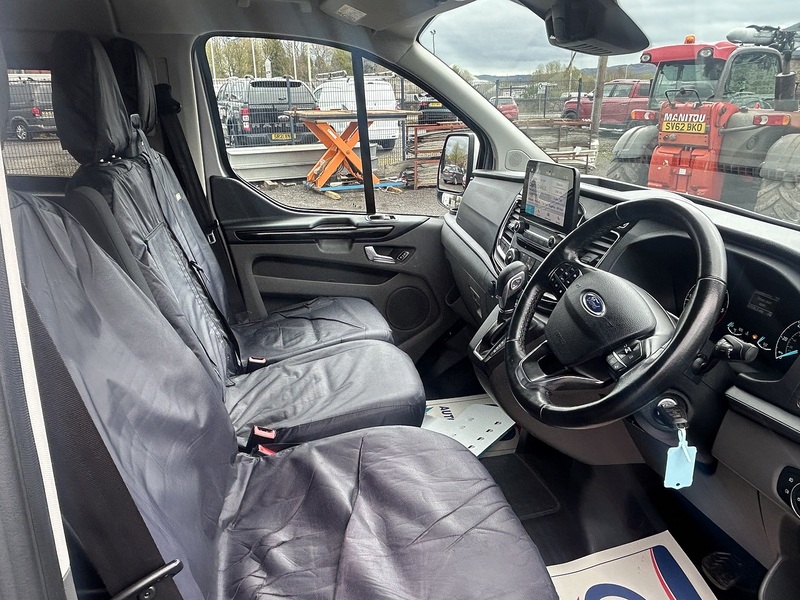 Ford Transit Custom 2.0 300 EcoBlue Limited Crew Van Double Cab 5dr Diesel Auto L1 H1 Euro 6 (s/s) (130 ps) - U191