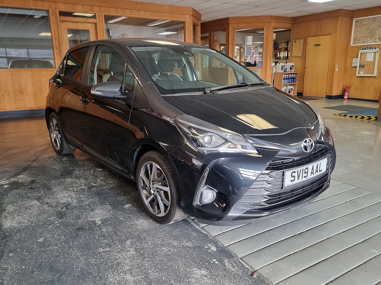 2019 TOYOTA YARIS