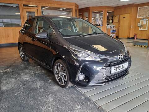 Toyota Yaris 2.0 TFSI Black Edition Sportback 5dr Petrol Manual Euro 6 (s/s) (190 ps)