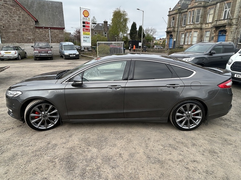 Ford Mondeo 2.0 TDCi Duratorq Vignale Hatchback 5dr Diesel Manual Euro 6 (s/s) (180 ps) - U195