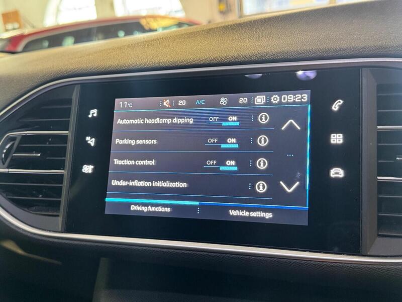 Peugeot 308 1.2 PureTech Allure Premium Euro 6 (s/s) 5dr - U213