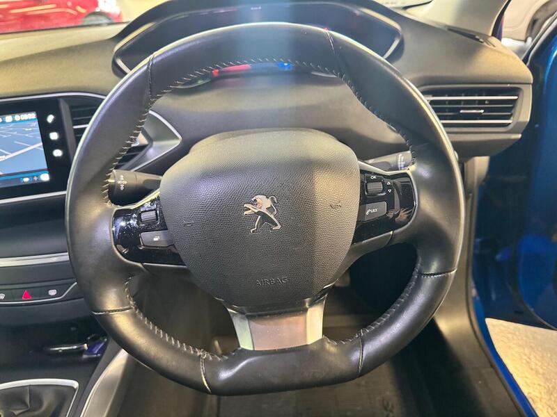 Peugeot 308 1.2 PureTech Allure Premium Euro 6 (s/s) 5dr - U213
