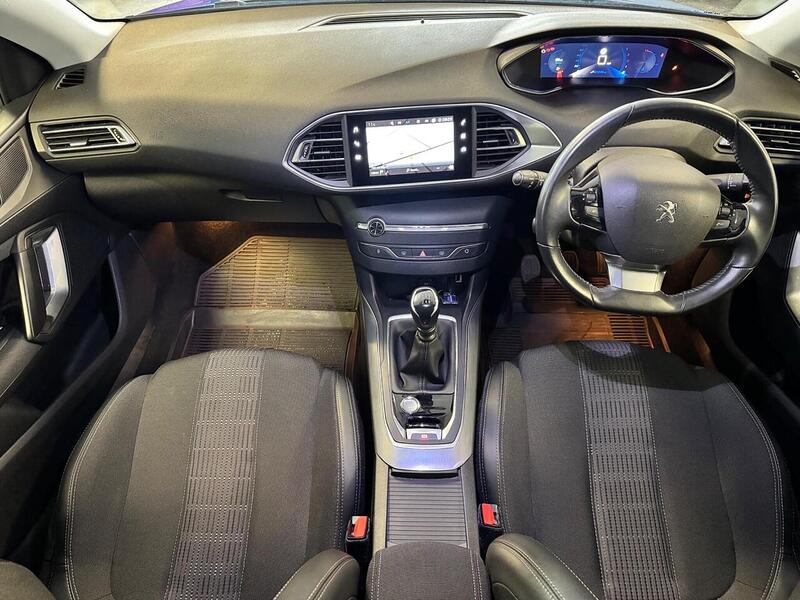 Peugeot 308 1.2 PureTech Allure Premium Euro 6 (s/s) 5dr - U213