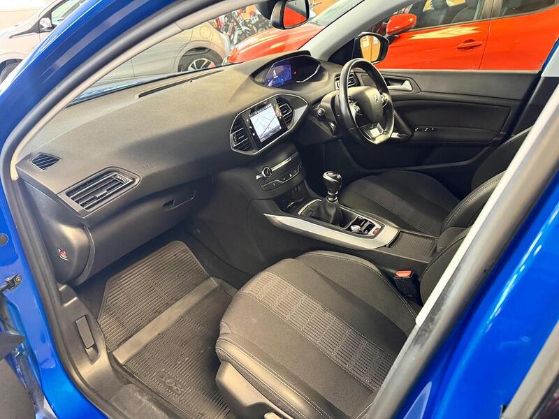 Peugeot 308 1.2 PureTech Allure Premium Euro 6 (s/s) 5dr - U213
