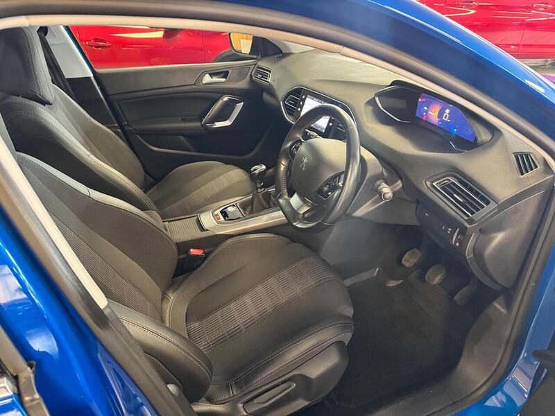 Peugeot 308 1.2 PureTech Allure Premium Euro 6 (s/s) 5dr - U213