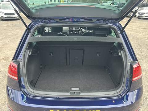 Volkswagen Golf 2.0 TDI R-Line Edition Hatchback 5dr Diesel DSG Euro 6 (s/s) (150 ps) - U217