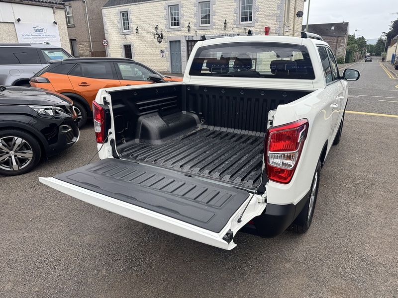 KGM Musso 2.2D Rebel Pickup Double Cab 4dr Diesel Manual 4WD Euro 6 (202 ps) - U223