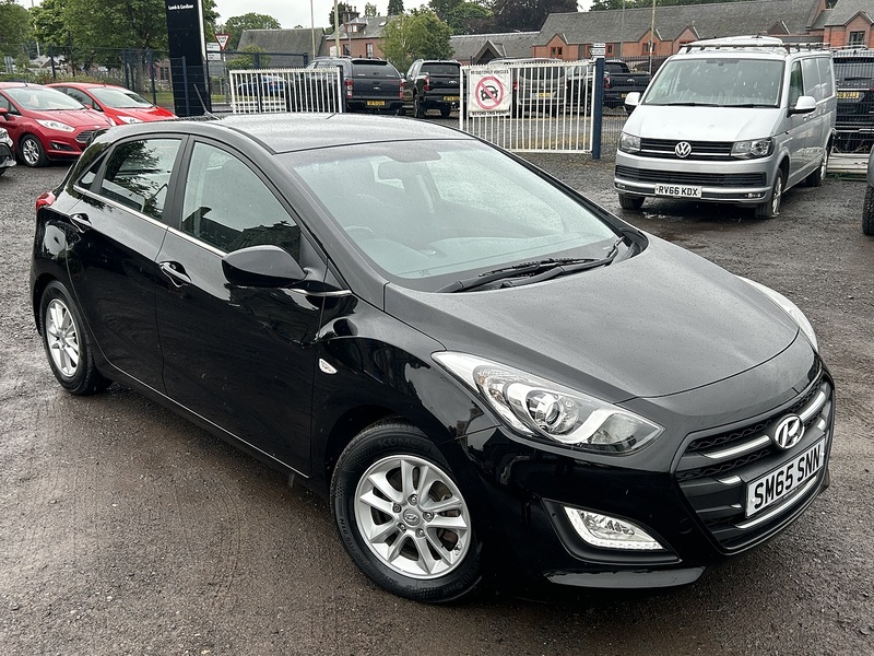 Hyundai i30 1.6 CRDi Blue Drive SE Hatchback 5dr Diesel Manual Euro 6 (s/s) (110 ps) - U227